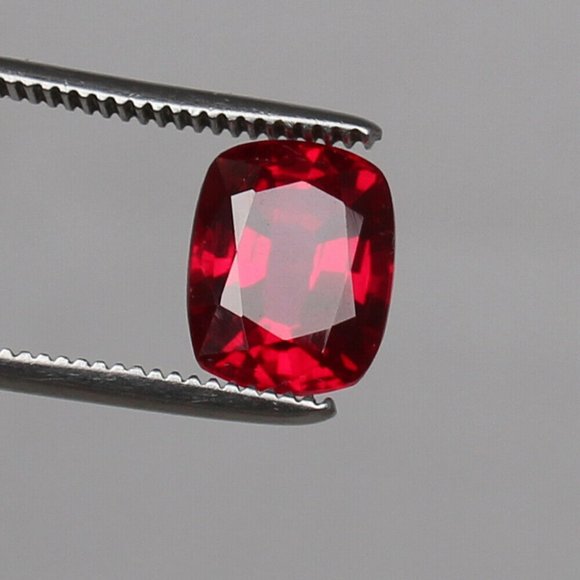 Red Ruby Natural Mozambique 6.65 Ct Cushion Cut - Picture 2 of 5
